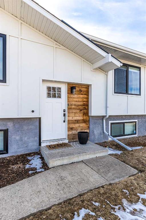 Picture for 5 Campbell Crescent SE