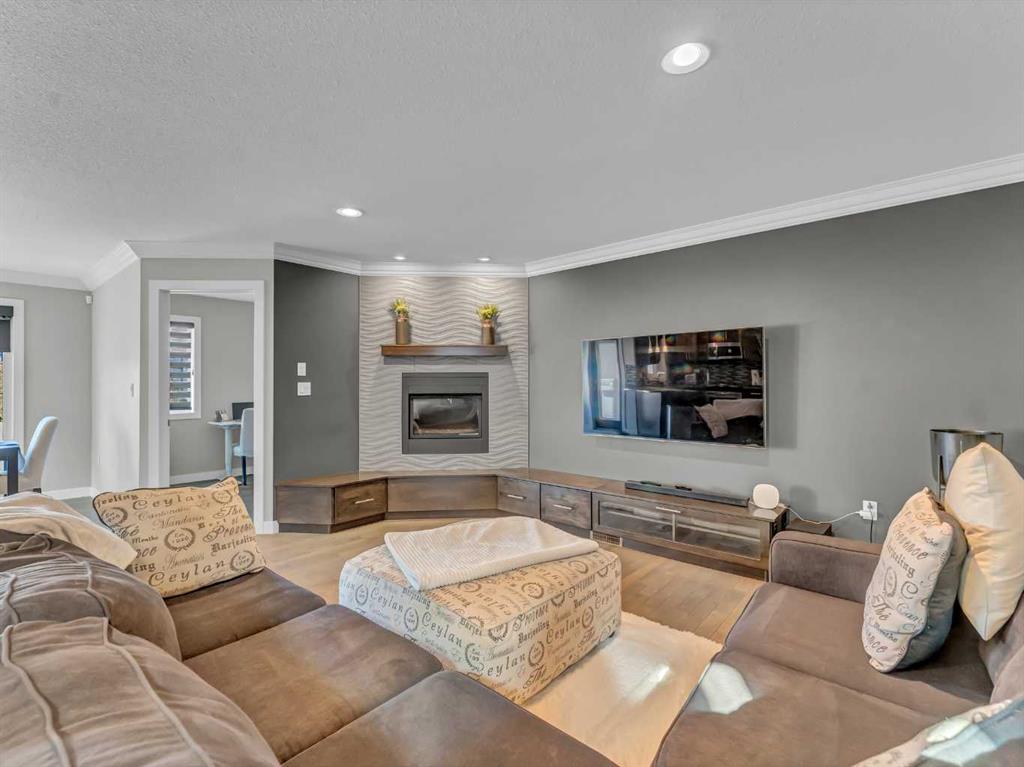 Picture for 391 Sterling Crescent SE