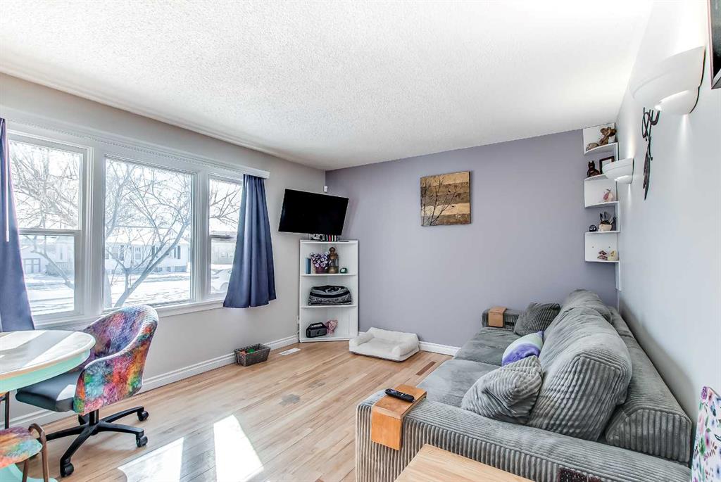 Picture for 120 11 Street SW