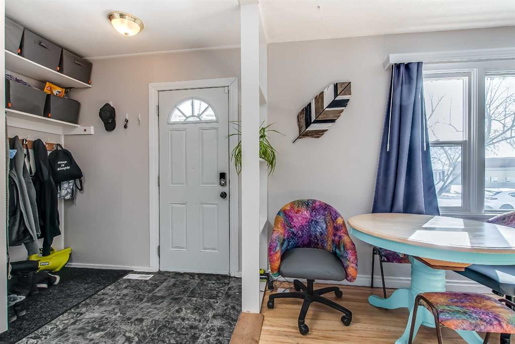 Picture for 120 11 Street SW