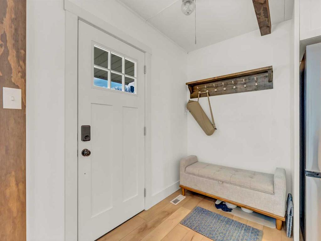 Picture for 167 12 Street SE