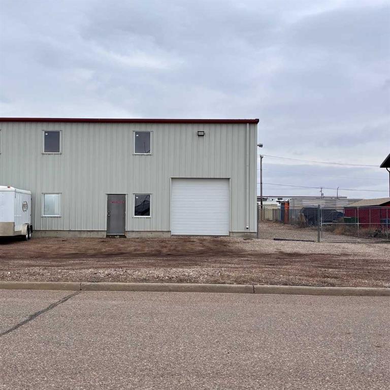 Picture for 2, 1451 Brier Estates Crescent NW