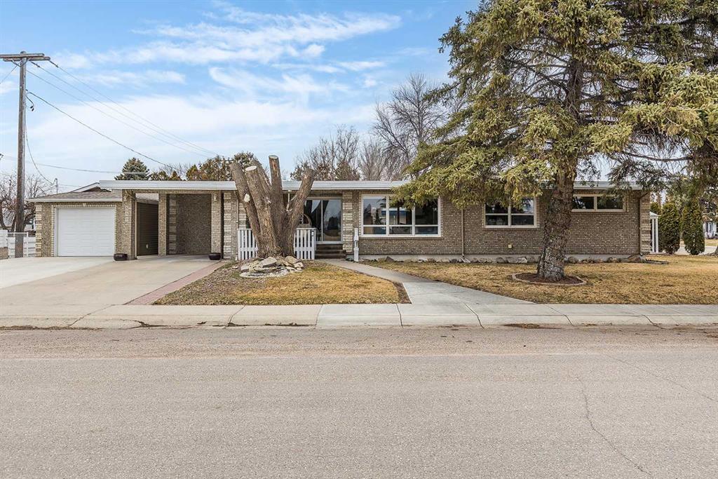 Picture for 890 Hargrave Way NW