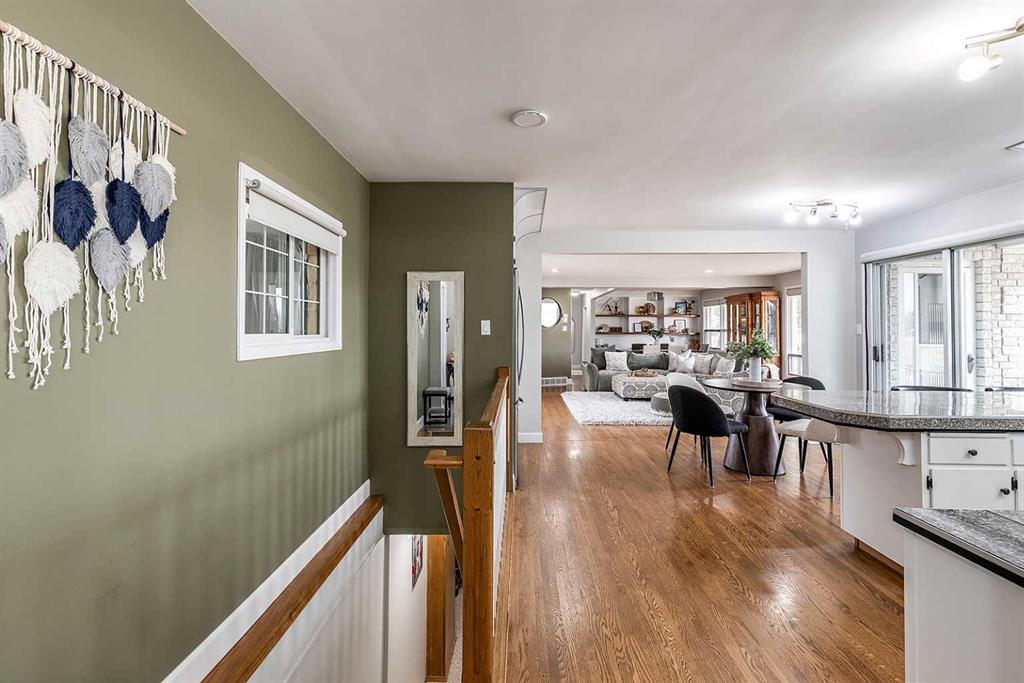 Picture for 890 Hargrave Way NW