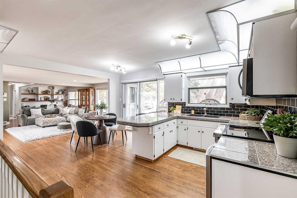 Picture for 890 Hargrave Way NW