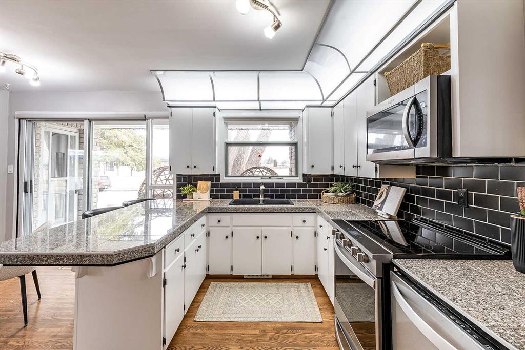 Picture for 890 Hargrave Way NW