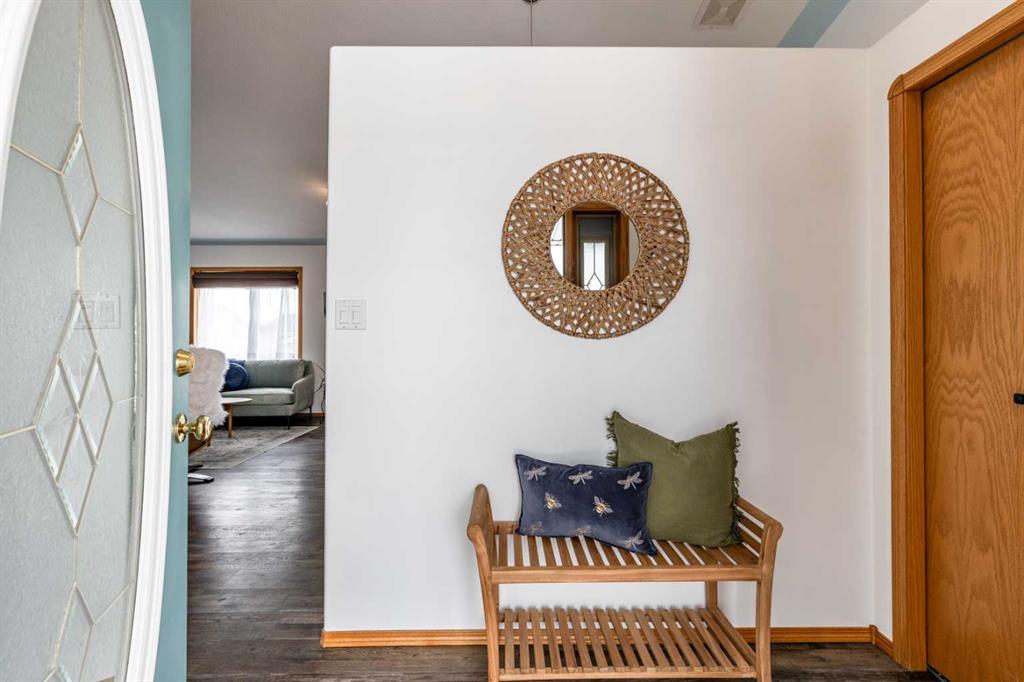 Picture for 632 Hemingway Crescent NE