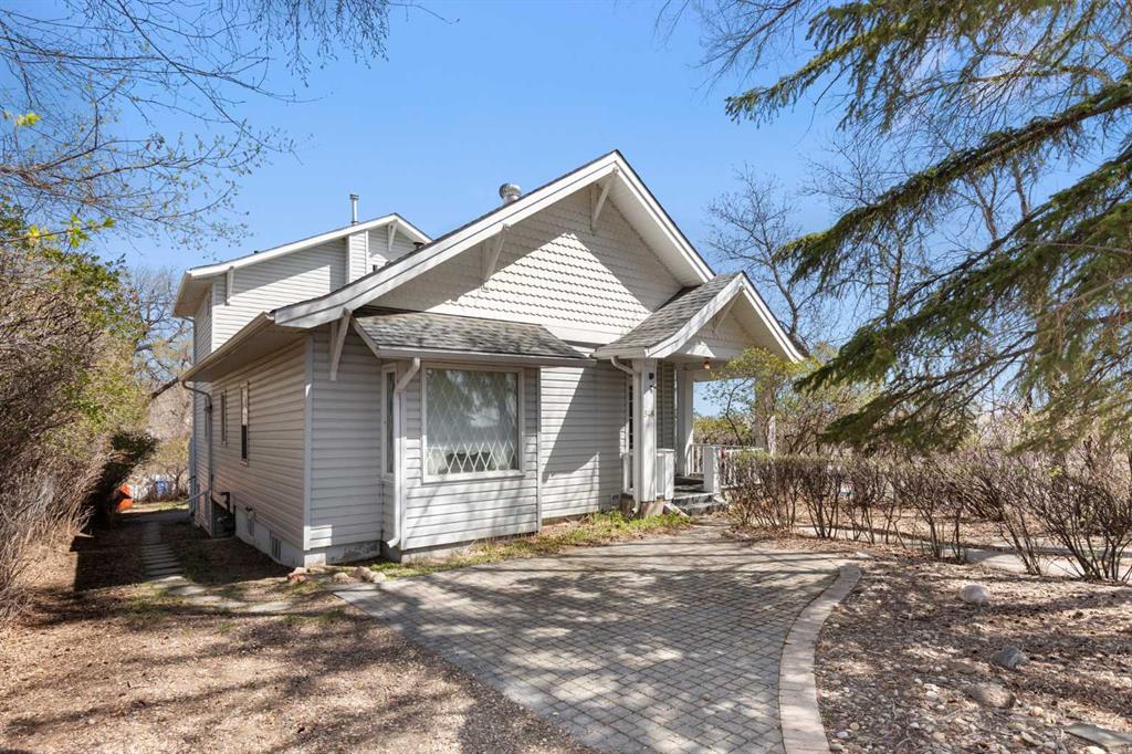Picture for 548 7 Street SE