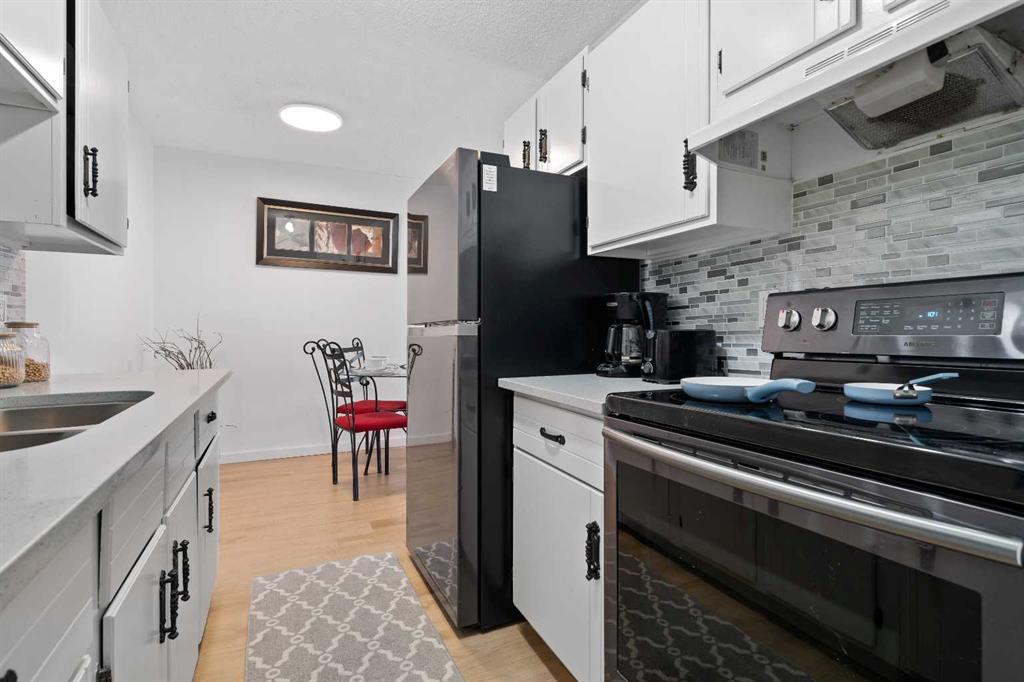 Picture for 202, 2987 Dunmore Road SE
