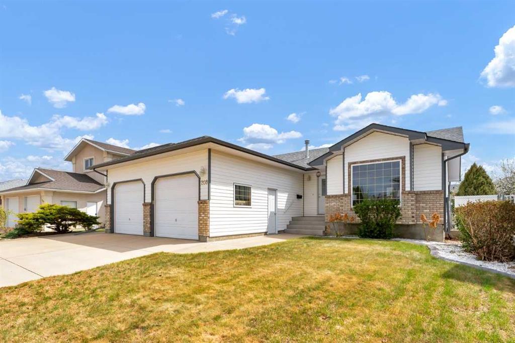 Picture for 208 Perry Crescent NE