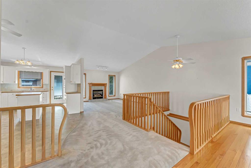 Picture for 208 Perry Crescent NE