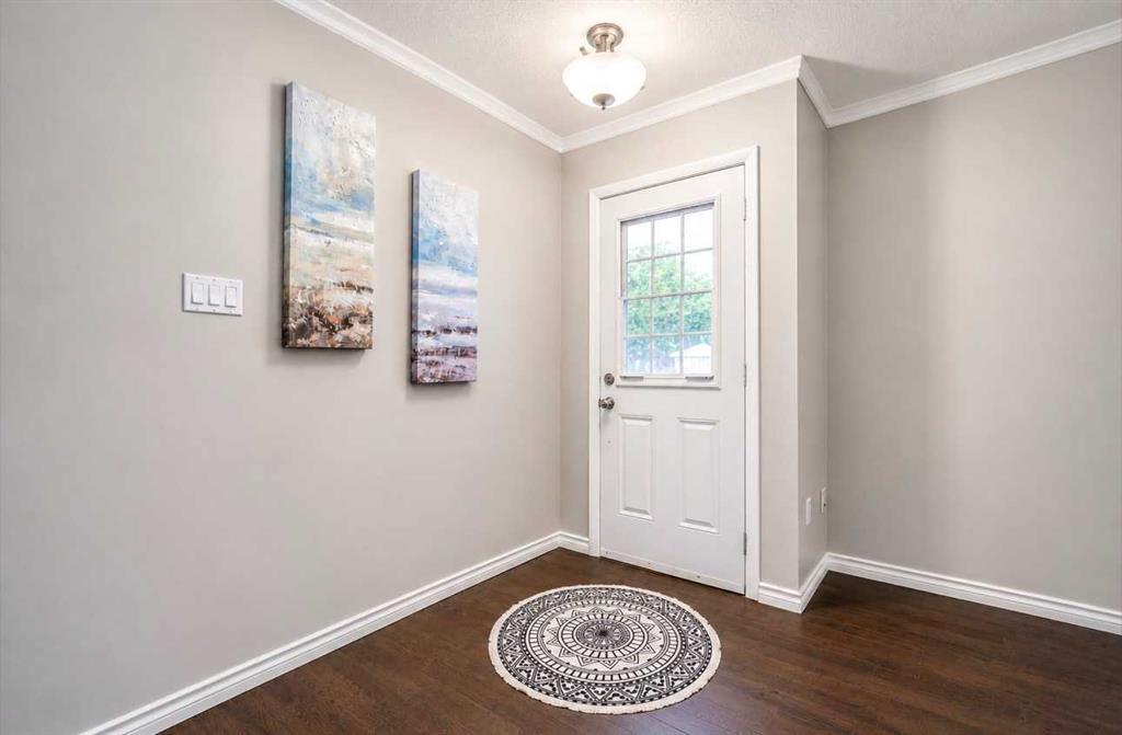 Picture for 423 12 Street NE