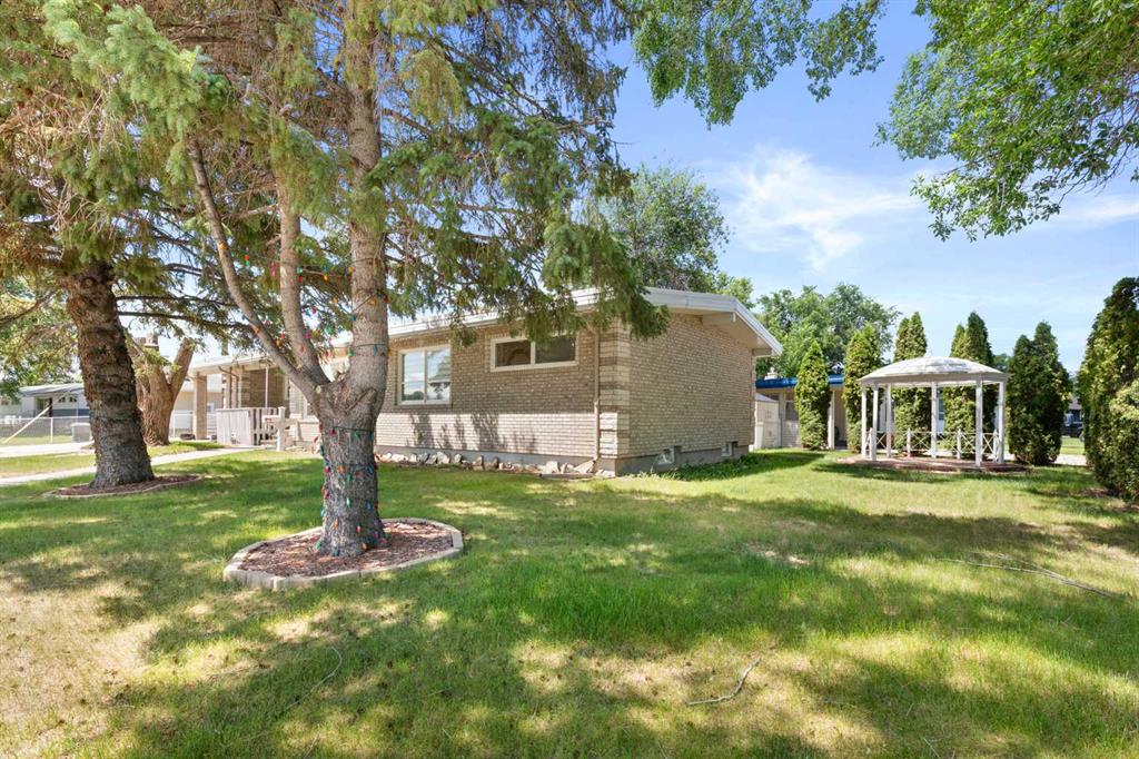 Picture for 890 Hargrave Way NW