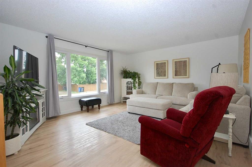 Picture for 64 Rossmere Avenue SE