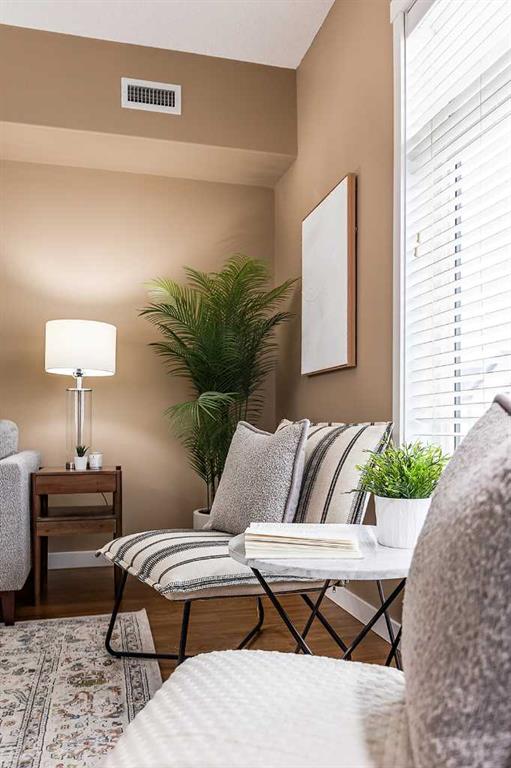Picture for 501, 19 Terrace View NE https://www.cirrealty.ca/reb/mhreb/1/A2265321_20.jpg