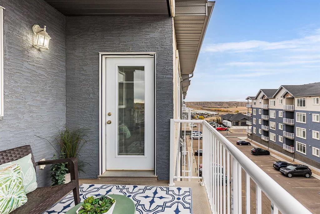 Picture for 501, 19 Terrace View NE https://www.cirrealty.ca/reb/mhreb/1/A2265321_31.jpg