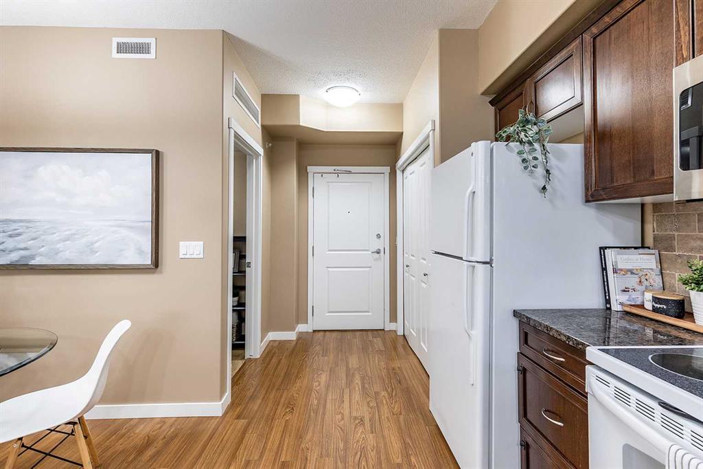 Picture for 501, 19 Terrace View NE https://www.cirrealty.ca/reb/mhreb/1/A2265321_6.jpg