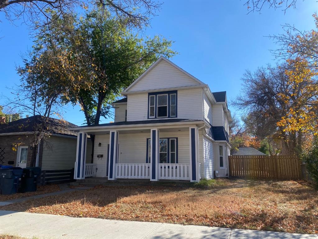 Picture for 819 3 Street SE Picture for 819 3 Street SE