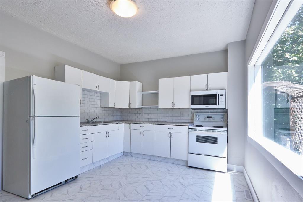 Picture for 819 3 Street SE Picture for 819 3 Street SE