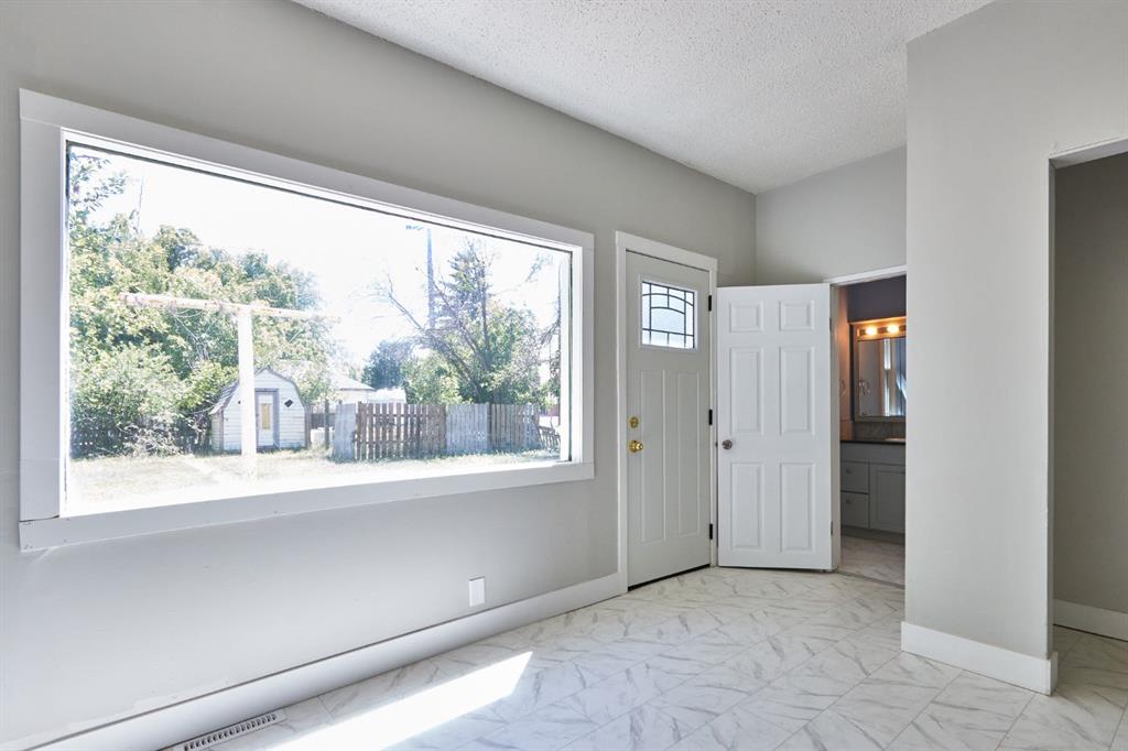 Picture for 819 3 Street SE Picture for 819 3 Street SE