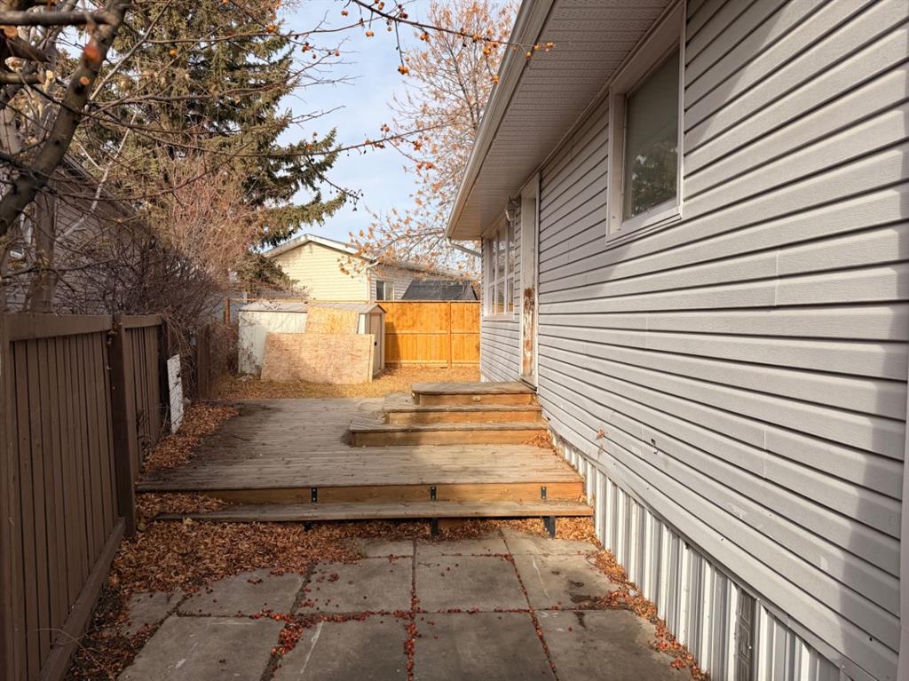 Picture for 367 Beaufort Crescent SW