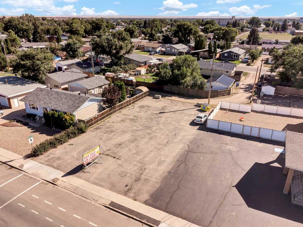 Picture for 587 12 Street NW