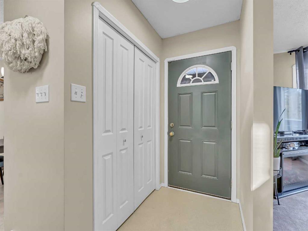 Picture for 23 Ross Haven Avenue SE