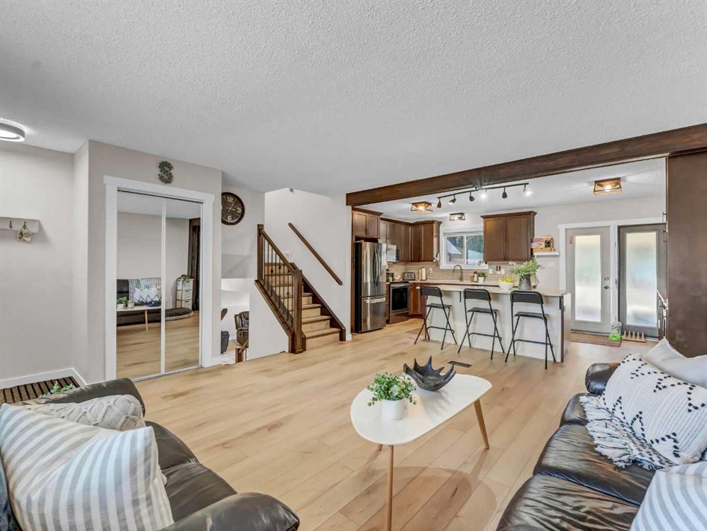 Picture for 103 Ewart Crescent SE