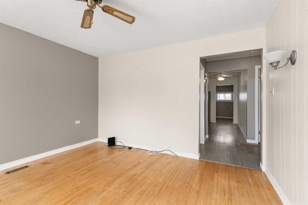 Picture for 118 2 Street SE