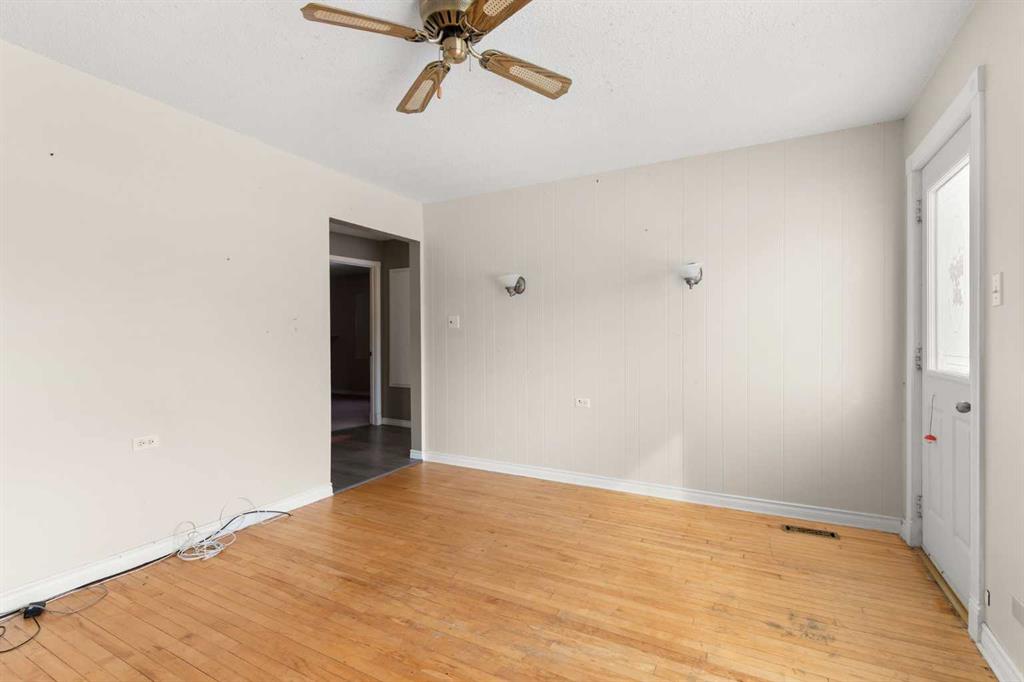 Picture for 118 2 Street SE