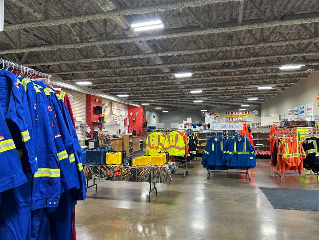 Picture for 655 14 Street SW