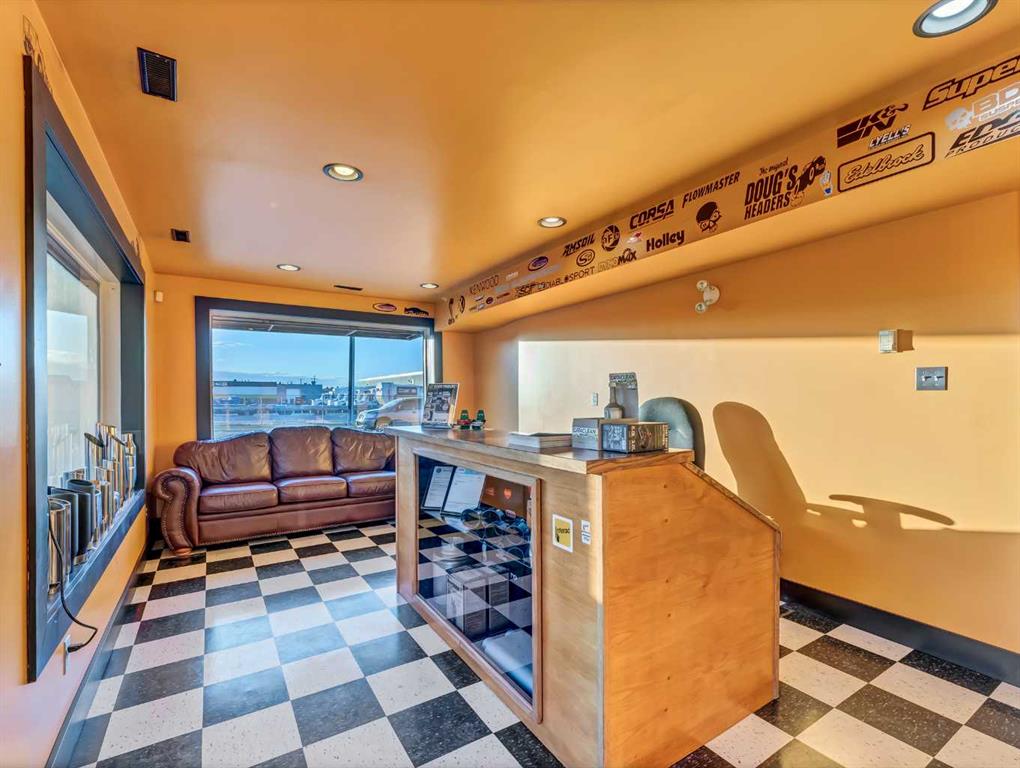 Picture for 674 17 Street SW