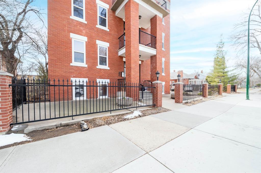 Picture for 405, 371 Aberdeen Street SE