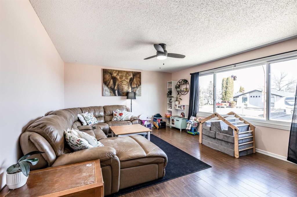 Picture for 83 Cunliffe Crescent SE