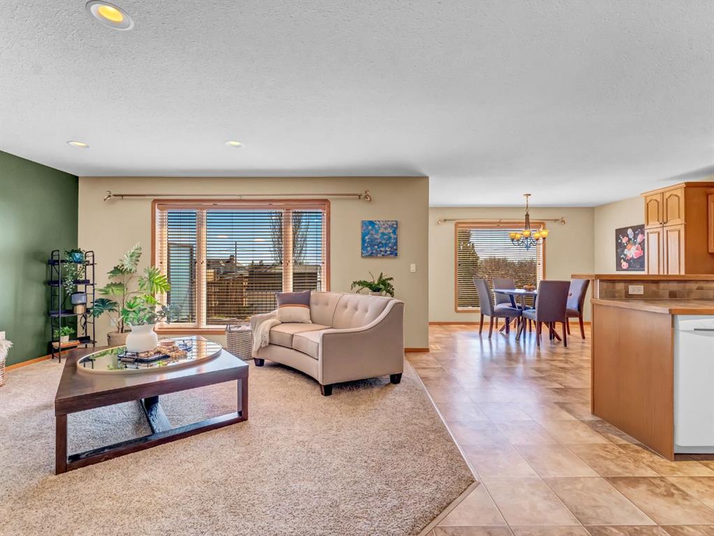 Picture for 107 Vista Close SE