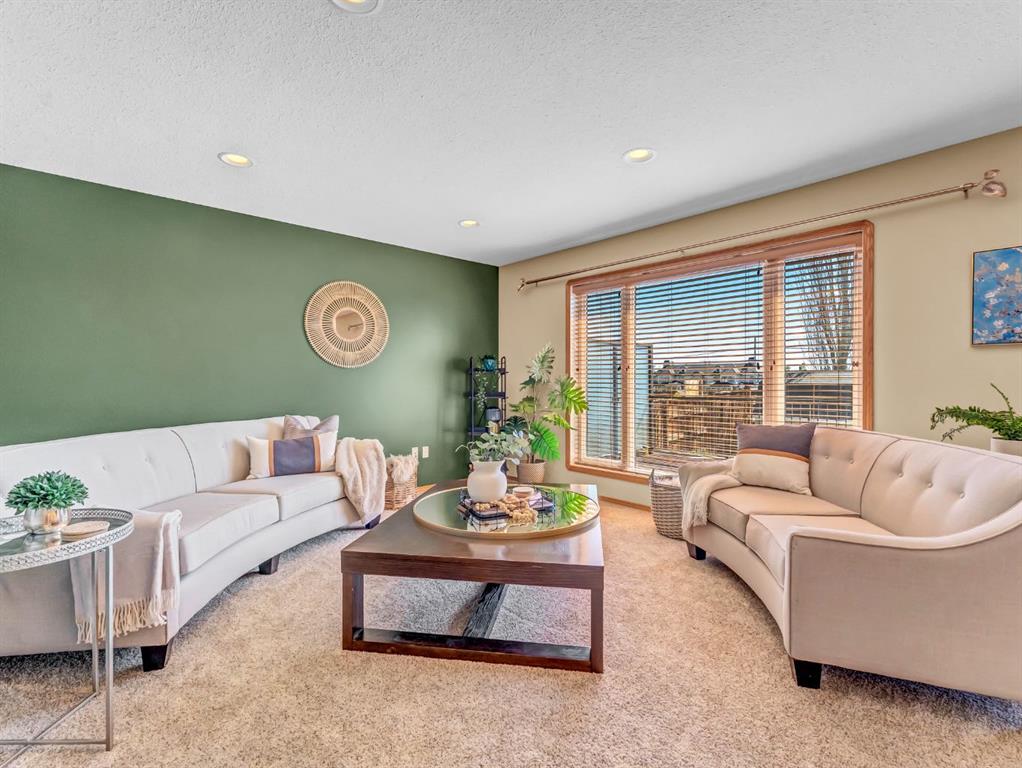 Picture for 107 Vista Close SE