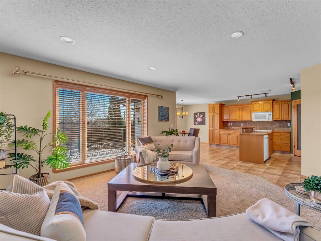 Picture for 107 Vista Close SE