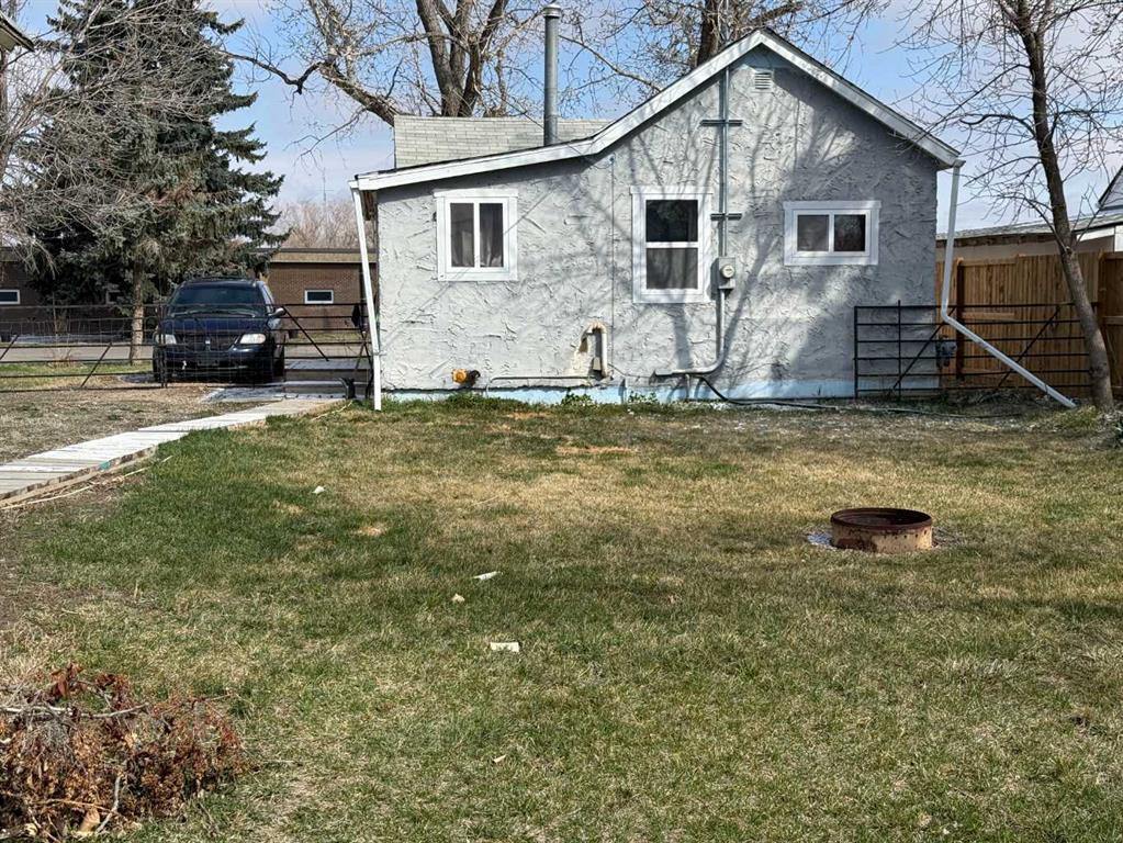 Picture for 313 2 Avenue E