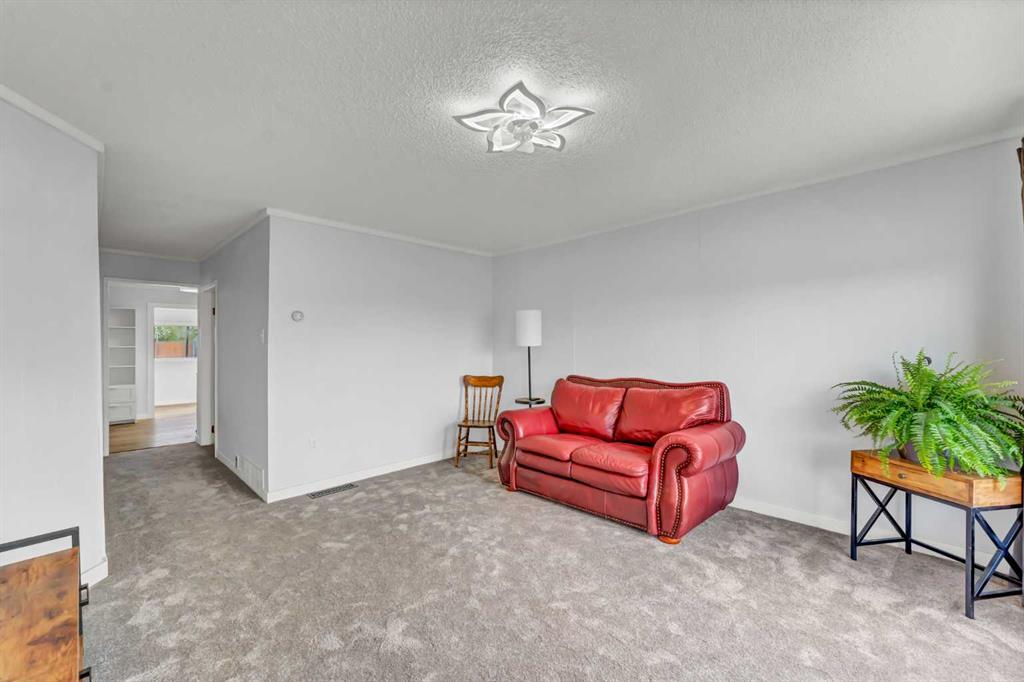 Picture for 837 Main Street S