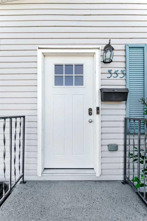 Picture for 353 Ross Glen Drive SE
