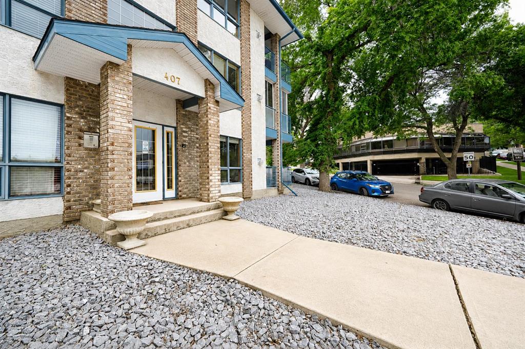 Picture for 4, 407 Macleod Trail SE