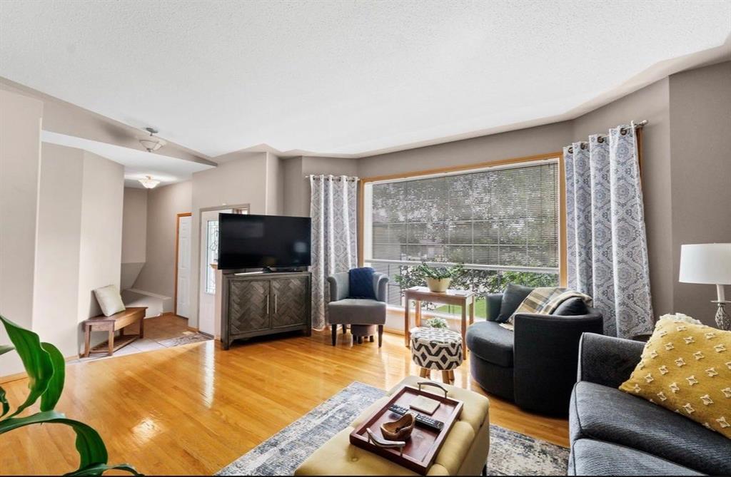 Picture for 94 Perry Crescent NE