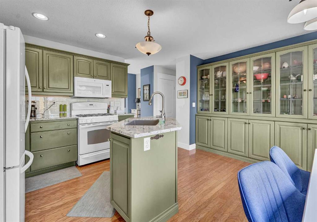 Picture for 192 Seven Persons Drive SW https://www.cirrealty.ca/reb/mhreb/2/A2255902_12.jpg