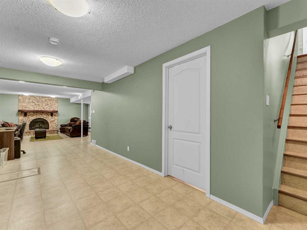 Picture for 192 Seven Persons Drive SW https://www.cirrealty.ca/reb/mhreb/2/A2255902_23.jpg
