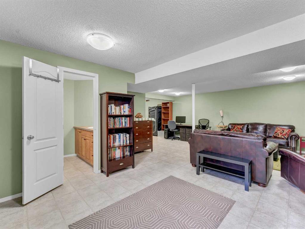 Picture for 192 Seven Persons Drive SW https://www.cirrealty.ca/reb/mhreb/2/A2255902_29.jpg