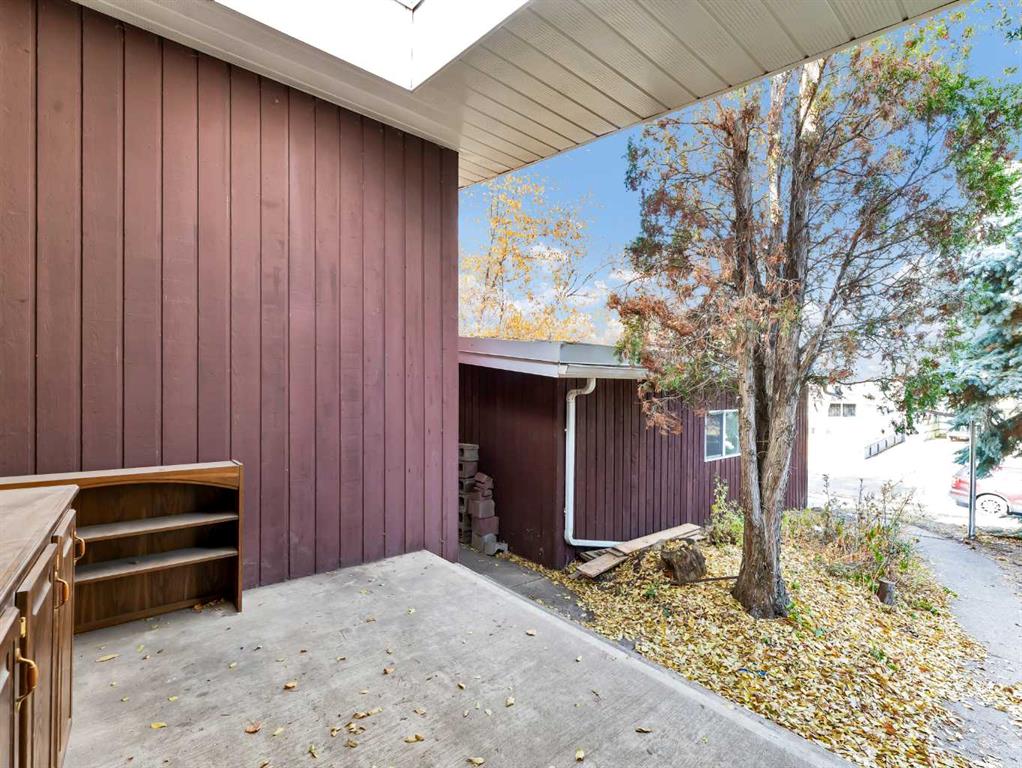 Picture for 369 11 Street NE