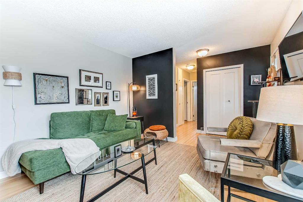 Picture for 627 12 Street NE