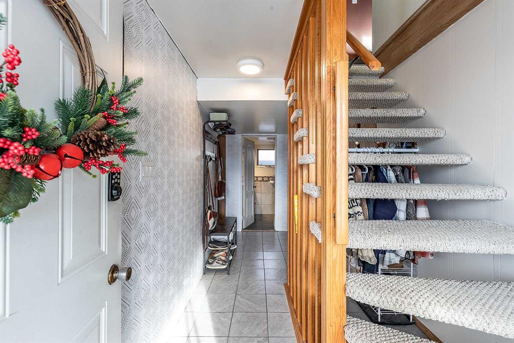 Picture for 446 4 Street NW