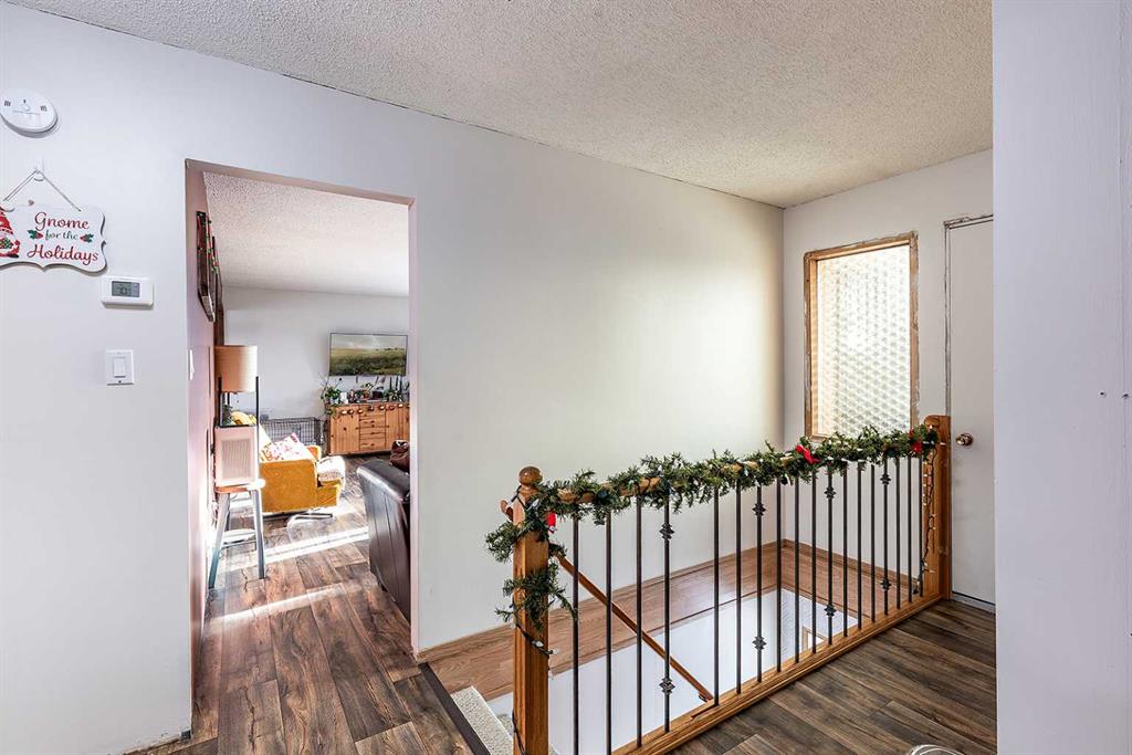 Picture for 446 4 Street NW