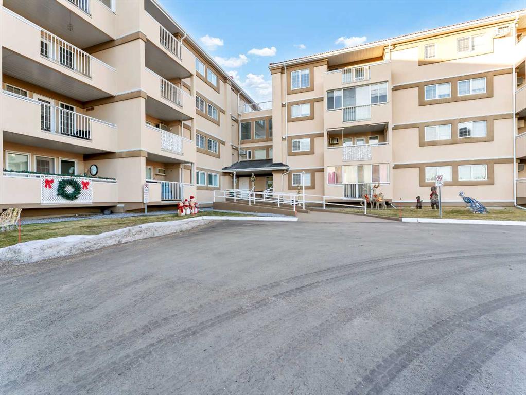 Picture for 210, 22 Park Meadows Drive SE